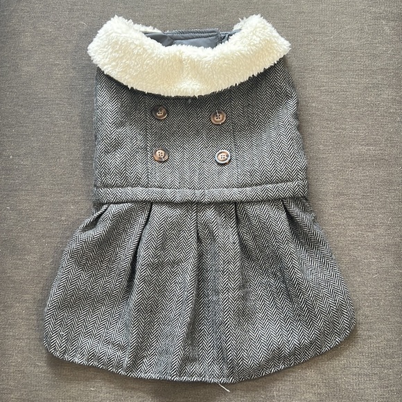 Dress & Outerwear - Picture 4 of 15